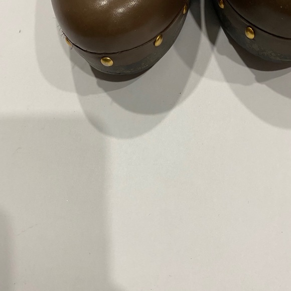 Hunter leather cognac women’s gold studded clogs - Picture 2 of 15